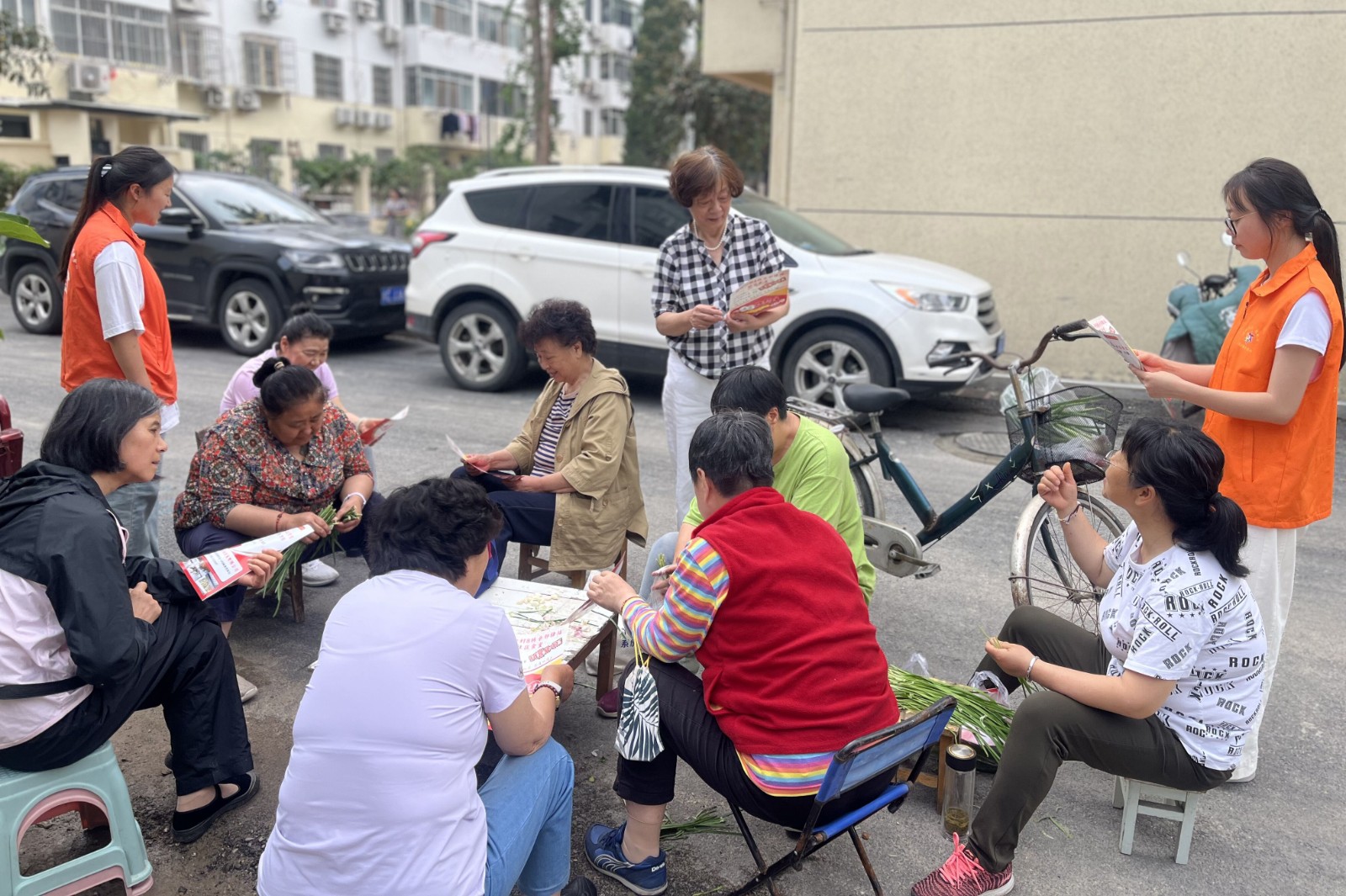进社区1.jpg